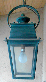 LANTERNE SUR POTENCE