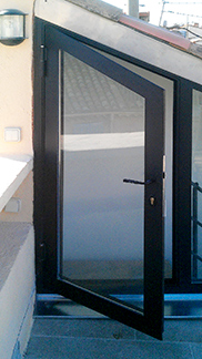 PORTE VITREE AVEC JOINTS SUR MESURE